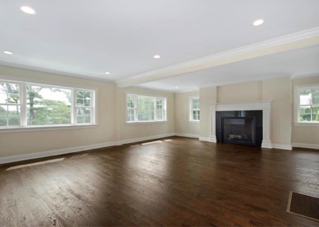 Great windows that let in plenty of natural light Great windows that let in plenty of natural light
